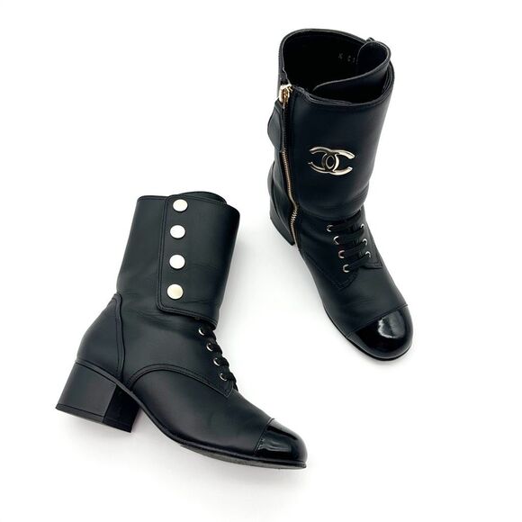 CHANEL 2019 Black Leather Lace Up Combat Boots Size 37 CC Logo Booties Cap Toe - Picture 12 of 12